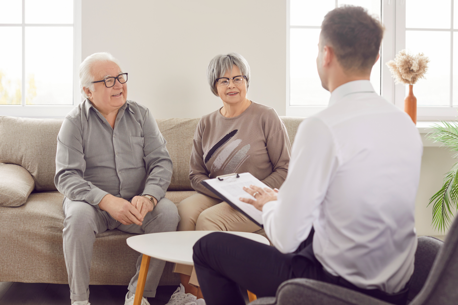 The Emotional Side of Downsizing: Helping Seniors Let Go with Grace